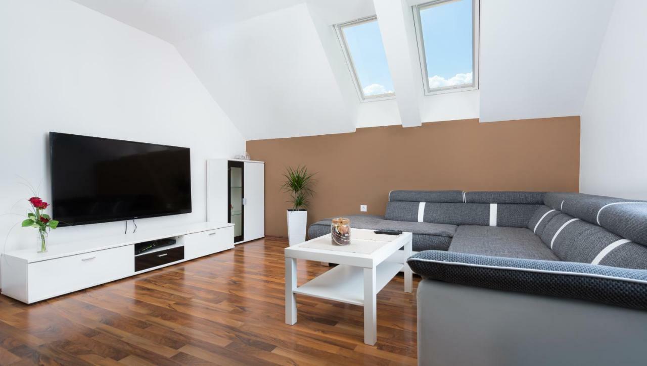 Boomerang Apartment בלד מראה חיצוני תמונה